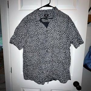 Men’s floral H&M button up shirt